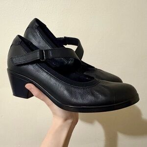 Clarks Black Leather Heeled Mary Jane Shoes sz US 8